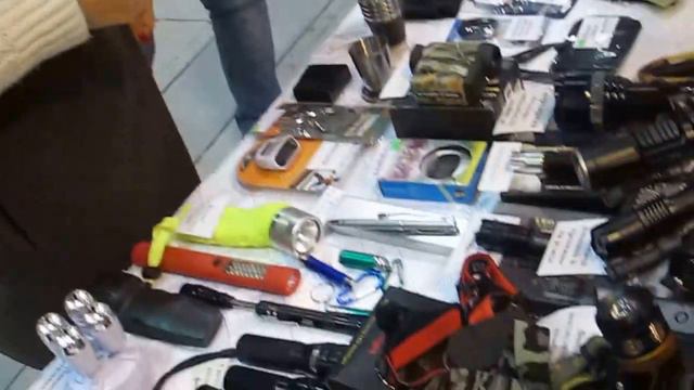 Эти налобные фонари продаются за 1000 руб.  в магазине 