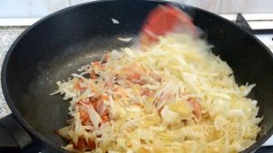 Тушёная капуста с яйцами. Все сыты  и довольны. Очень дешево. Отличный завтрак для диабетика 2 типа