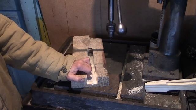 Отверстия в боковых планках ульевых рамок смотреть онлайн