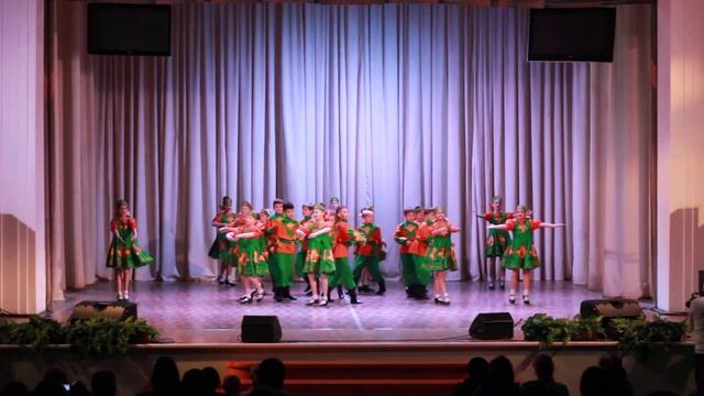 "Возле речки, возле моста" ("Огоньки", Кемерово, 27.02.2018) смотреть онлайн