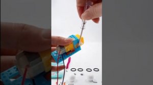 Видеоинструкция по сборке робота-рептилии