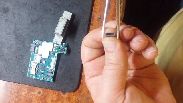 Sony Ericsson Xperia Arc S LT18i замена гнезда зарядки смотреть онлайн