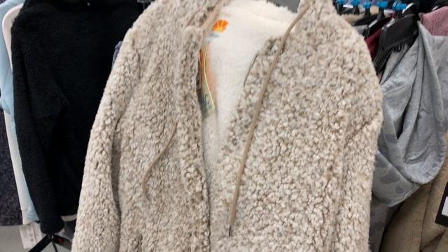 ? NEW! ? HOLIDAY TJ MAXX HAUL! SHOP WITH ME! (comfy clothes, Christmas decor, home decor) / Rachel смотреть онлайн
