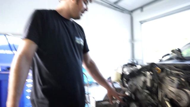 Pulling the VQ35HR from the 350Z parts car | SuperFreeStyle Ep26 смотреть онлайн