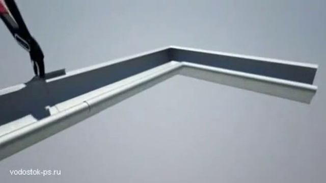 Монтаж металлического водостока