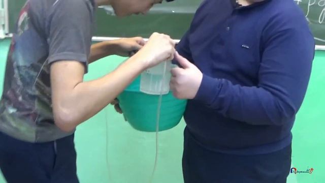 Давление жидкостей и газов (опыты) смотреть онлайн