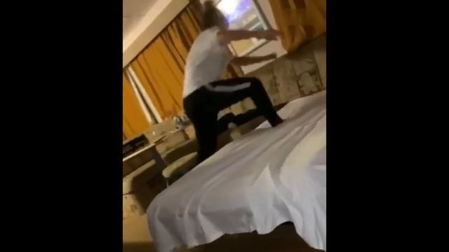 +100500 - ЗОЛОТАЯ МАСКА ОТ КОРОНАВИРУСА смотреть онлайн