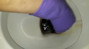 Как очистить унитаз от УЖАСНОГО известкового налета и мочевого камня - COCA COLA и лимонная кислота