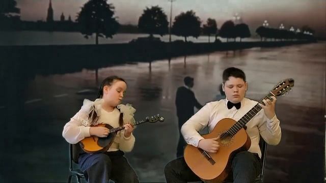 Видео - поздравление ко Дню Победы от Юдиной Полины и Тюленева Кирилла. «Школьный вальс 41 года» смотреть онлайн