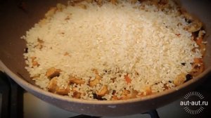 Рассыпчатый плов из индейки на сковороде