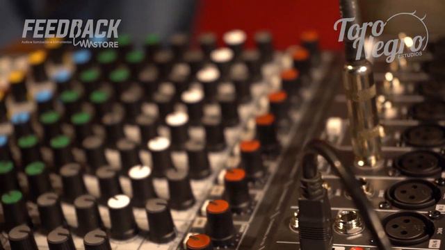 Unboxing Review en Español de Mezcladora Soundcraft Signature 12 MTK смотреть онлайн