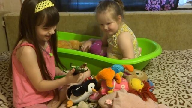Веселая игра Расскажи и Покажи Учим зверей Учим цвета смотреть онлайн