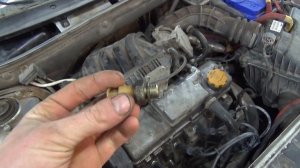 горит давление масла на горячую. калина 2