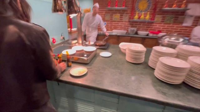Завтрак Шведский стол в ресторане в китайском отеле 5 звезд The Great Wall Hotel Beijing в Пекине! смотреть онлайн