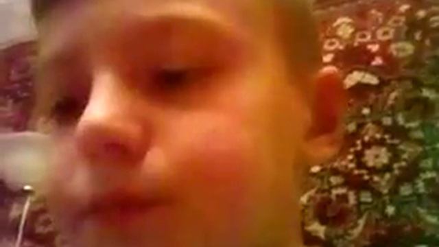 2 часть пицца, очень вкусная и красиво выгледет с калбосой, сыром, луком, помидорами