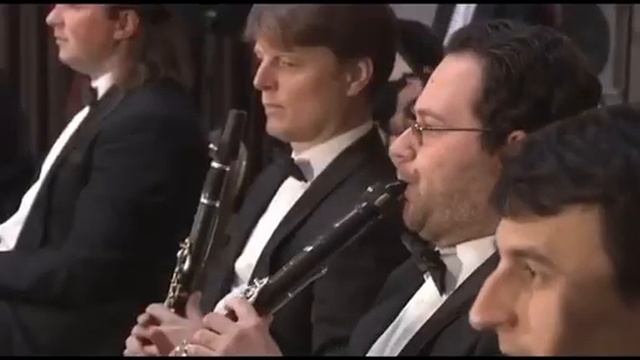 Екатерина Баринова и Симфонический оркестр ЛО "Таврический" "Звать любовь не надо" смотреть онлайн