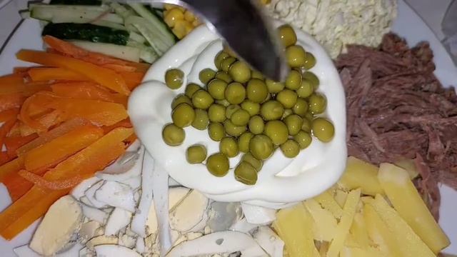 Праздничные ассорти салат. Мерекелік ассорти салат. Қазақша рецепт. #рецепт #вкусно #салат #ассорти смотреть онлайн