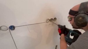 Аккумуляторный перфоратор Makita DHR242 обзор и в работе