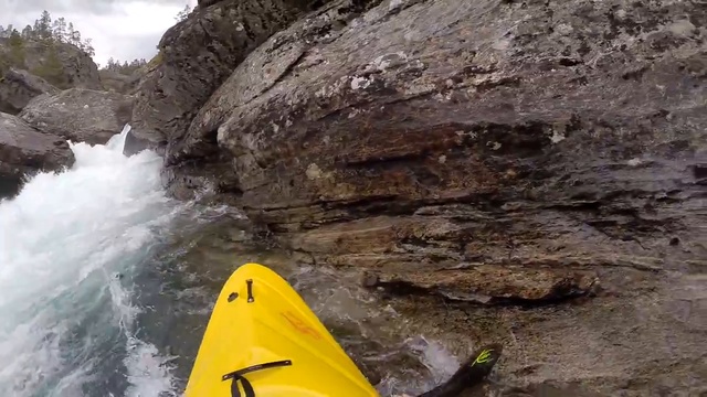 На байдарке по горной реке смотреть онлайн