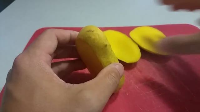 How to Cut a Manilla (Ataulfo) Mango - The Easy Way смотреть онлайн