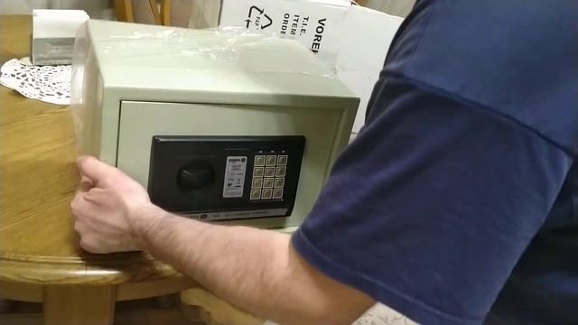 Распаковка - Мебельный сейф Vorel 78641 смотреть онлайн
