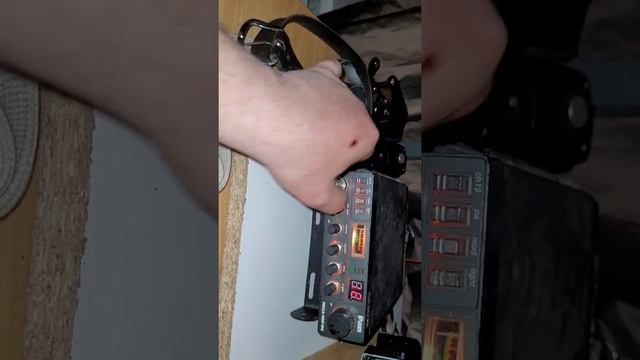 my little shack with all transceivers and scanner plus handhelds смотреть онлайн