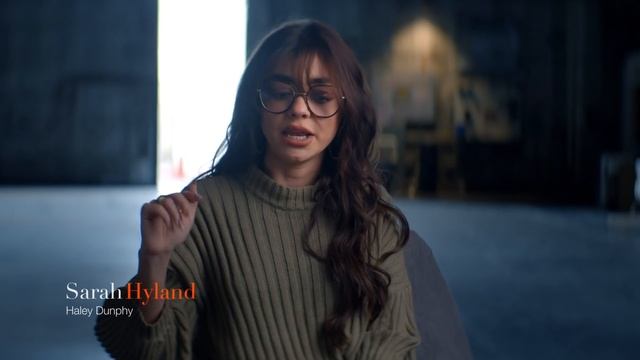 Behind the Scenes: The Dunphys Were Involved in Sarah Hyland's Proposal - Modern Family смотреть онлайн