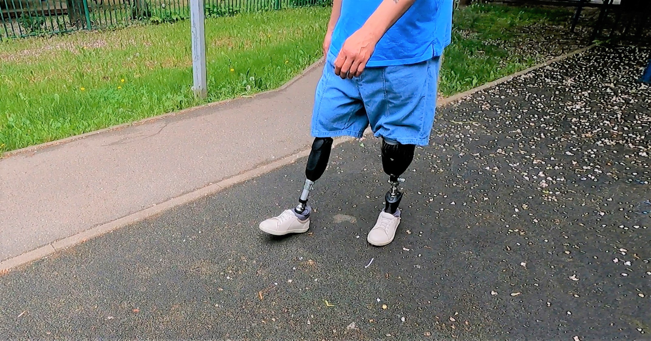 АНОНС!!! Микропроцессорная стопа "Киннекс" и новый микропроцессорный коленный модуль "Кваттро". смотреть онлайн