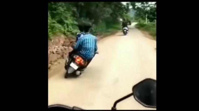 Scooty show race accident slow motion смотреть онлайн