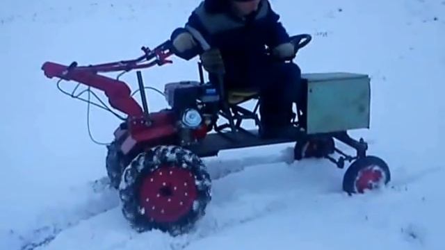 ?❄️Минитрактор 9л. по снегу (самодельный минитрактор из мотоблока хопёр) смотреть онлайн