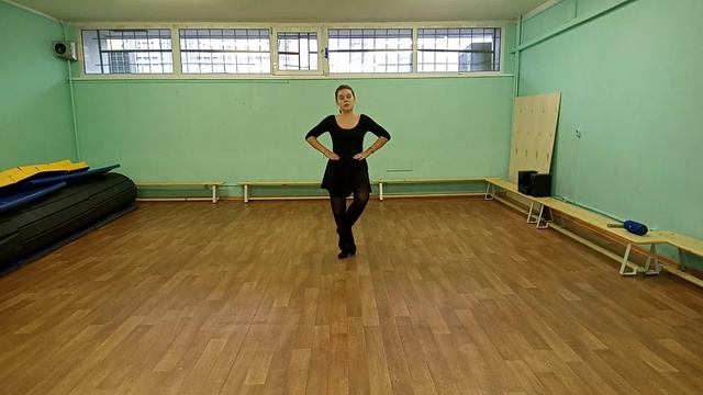 2020.10.17 Онлайн занятия студия исторического танца "Фарандола" Разминка смотреть онлайн