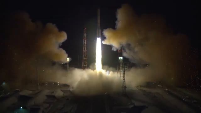 Старт ракеты «Протон-М» с военным спутником. Байконур 17.08.2017 смотреть онлайн