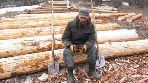 Ошкуривание бревен. Скобель и лопата. Результаты