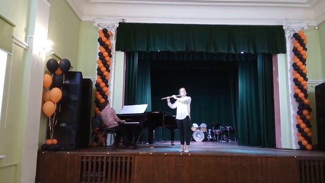 Анна Кутепова В. Моцарт Анданте для флейты и оркестра до мажор смотреть онлайн