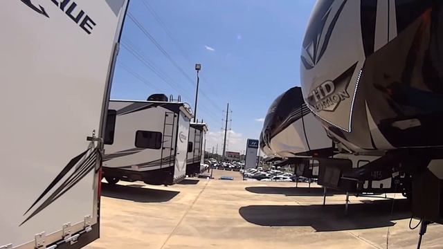 Дом на колесах RV Дома на колесах США. Все для комфорта и путешествий по США смотреть онлайн