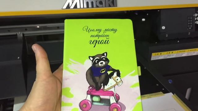 Печать на блокнотах на принтере Mimaki UJF-304 смотреть онлайн