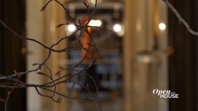 Gilded Age Chic Mansion in Great Neck, Long Island | Open House TV смотреть онлайн