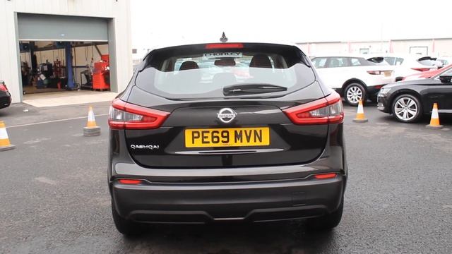 Nissan Qashqai 1.3 DiG-T Acenta Premium 5dr смотреть онлайн