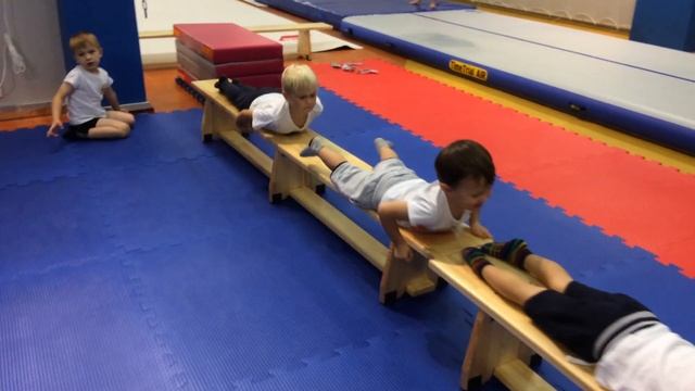 Упражнения на скамейке дети 4-6 лет. Гимнастика. Спортивная акробатика смотреть онлайн