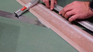 Установка плинтуса. Как отложить нужный угол на торцовке?