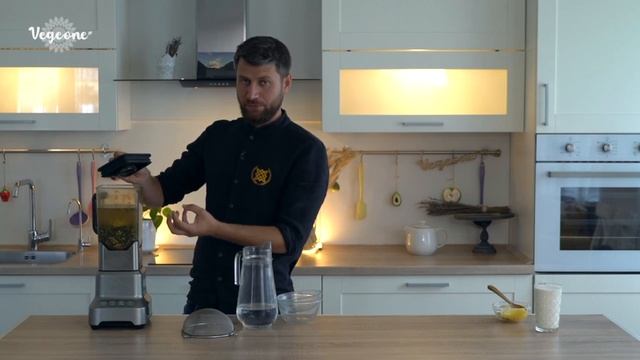 Сытное и вкусное растительное молоко без консервантов. Холостяцкая кухня смотреть онлайн