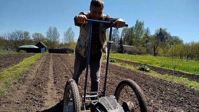 Нарезаем грядки для посадки картофеля смотреть онлайн