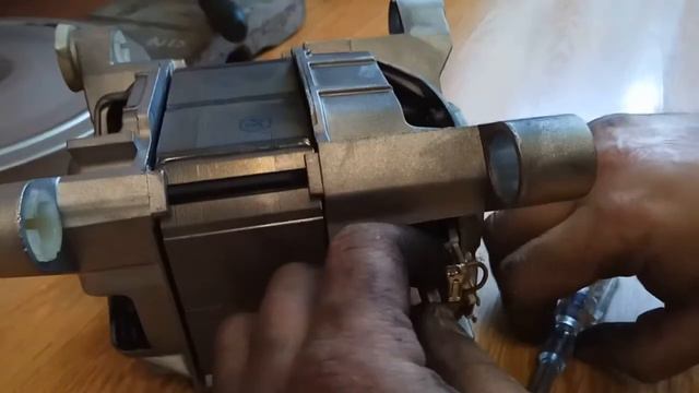 Стиральная машина Bosch Logixx6 замена подшипника барабана процесс разборки и сборки. смотреть онлайн