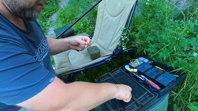 Рыбалка на сказочном водоёме в лесу. Блюдо для большой компании + ОБЗОР МОЕЙ СУМКИ С НАСАДКАМИ смотреть онлайн