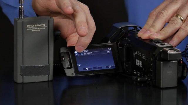 Panasonic Camcorder - Microphone Controls for Models V770, VX870, & WX970 смотреть онлайн