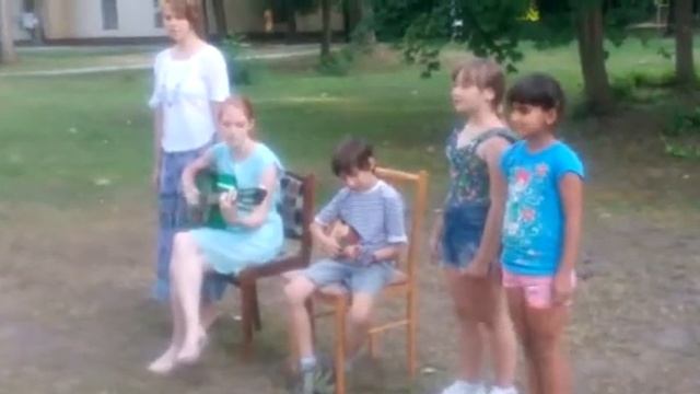 Я играю на укулеле это гитара у которой 4 струны смотреть онлайн
