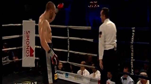 Phil Austin - Blake Caparello vs Alan Green - Boxing Ref Up! смотреть онлайн