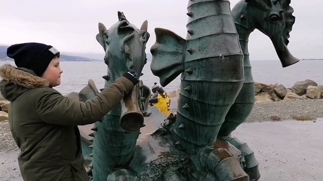 Первый снег, гуляем с Артёмом #буднимамы #новороссийск #буднимамыдвоихдетей #влогмамы . смотреть онлайн