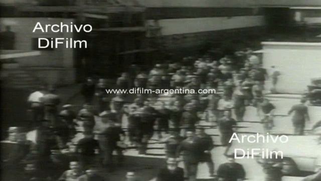 Spot Carlos Menem "Arremanguese" hay mucho por hacer 1989 смотреть онлайн