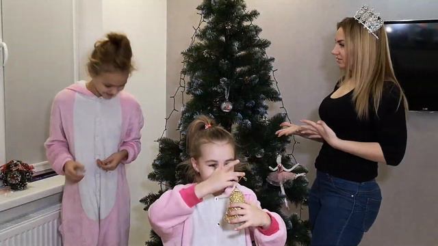 Christmas tree / УКРАШАЕМ ЕЛКУ / ГОТОВИМСЯ К НОВОМУ ГОДУ смотреть онлайн